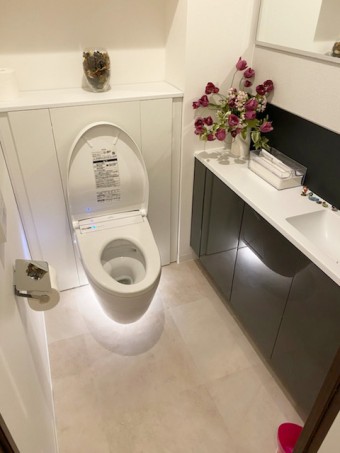 フロートデザインのトイレでスッキリキレイ フロートデザインのトイレでスッキリキレイ